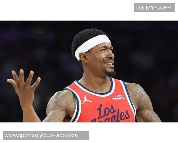 比尔选择球员选项下赛季预计继续效力快船队